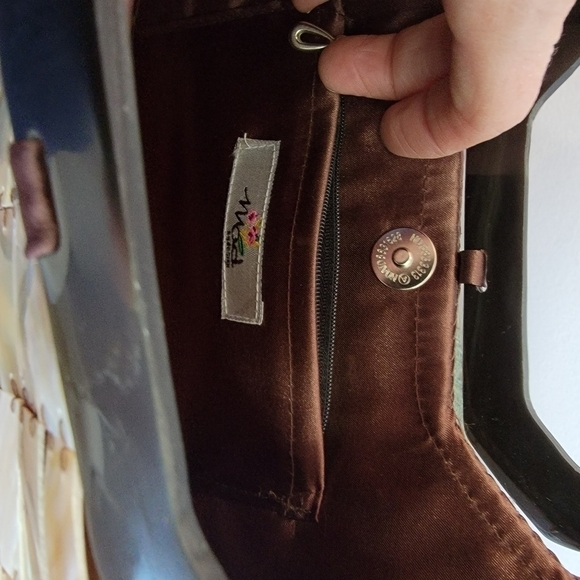 Mad by Design Shell Handbag - Picture 6 of 11